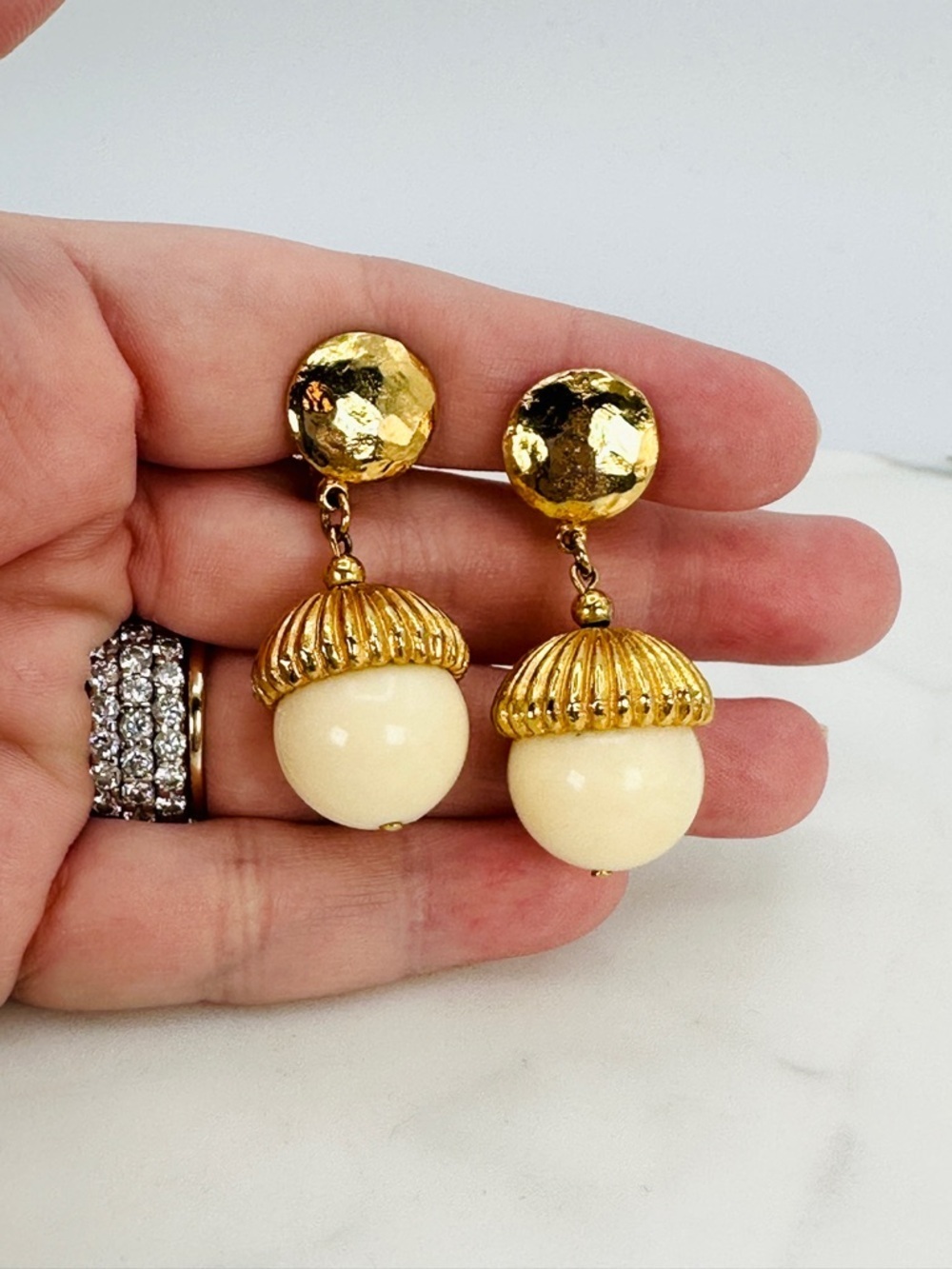 Vintage Cream and Gold Drop Clip On Earrings Hammered Disc with Ribbed Acorn Top - Picture 3 of 10